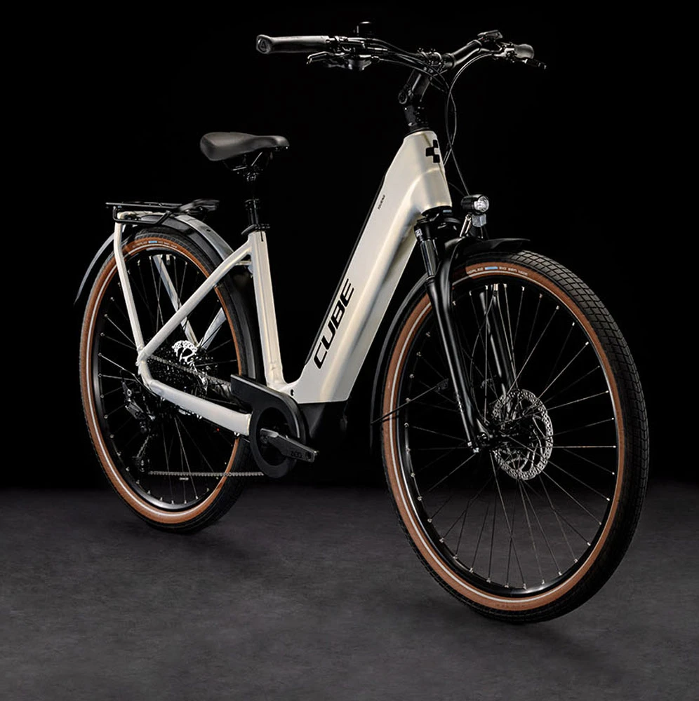 Cube Touring Hybrid Pro 625 Easy Entry Pearlysilver´n´black 4 Cube Touring Hybrid Pro 625 Easy Entry Pearlysilver´n´black – Bild 2